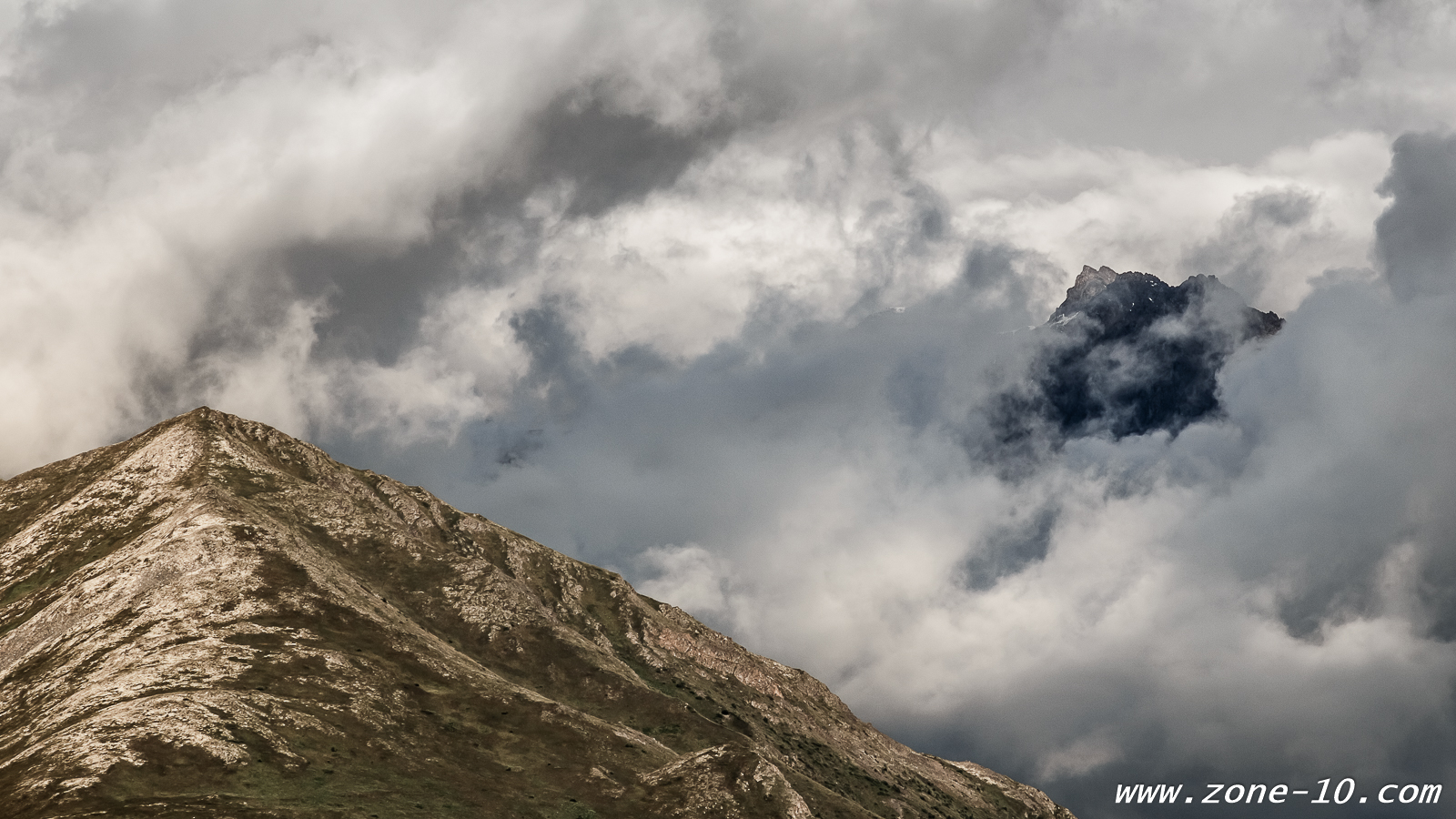 Floating Mountain