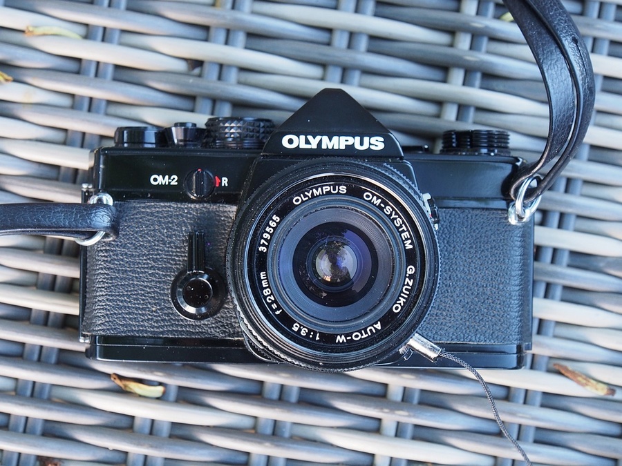 PA294095-OM2-front-1200